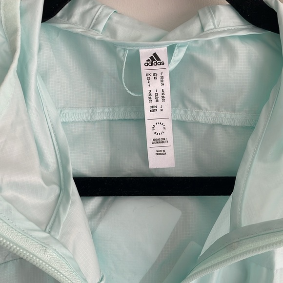 Lightweight Adidas jacket - Picture 2 of 5